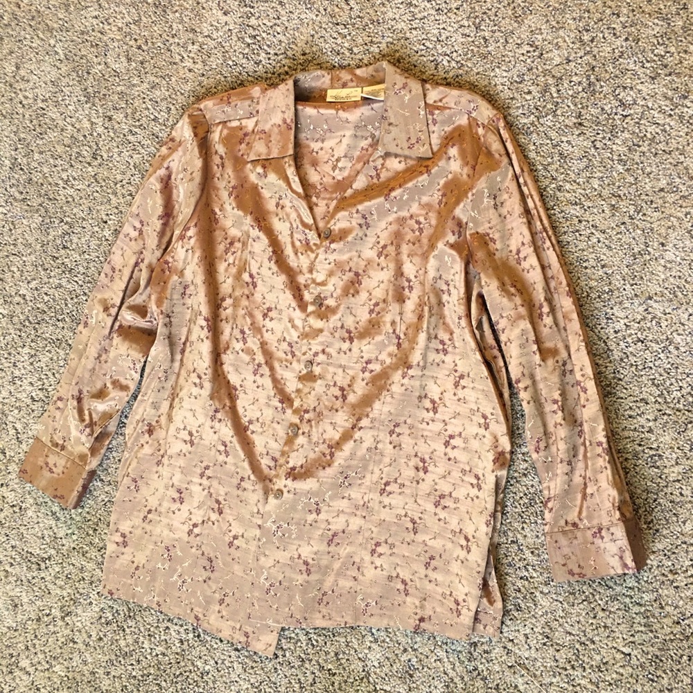 Fashionable unisex button up